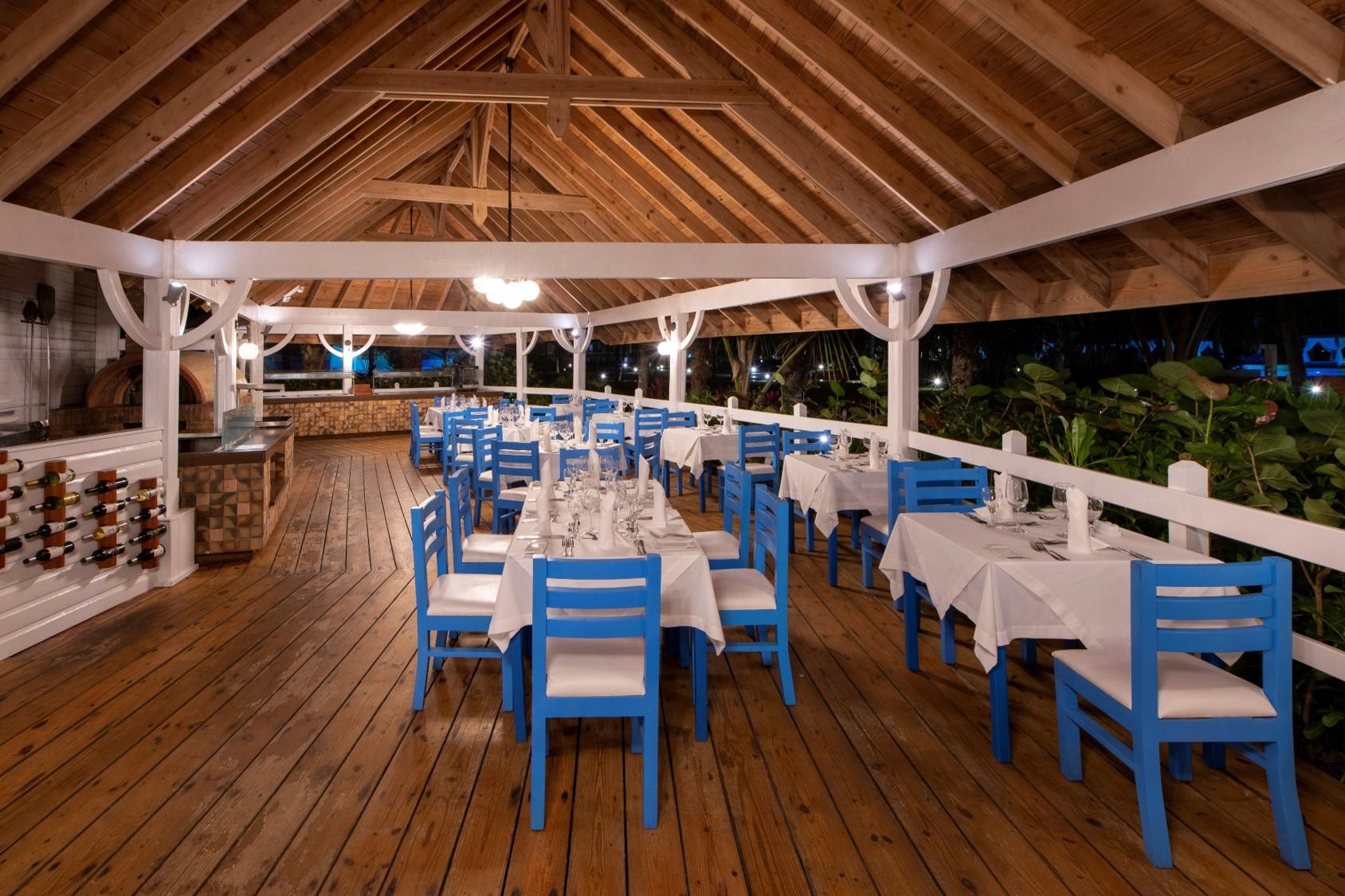 温德姆v萨马纳酒店 - 仅限成年人 - 全包 拉斯特拉纳斯 外观 照片 Restaurant at the Hotel