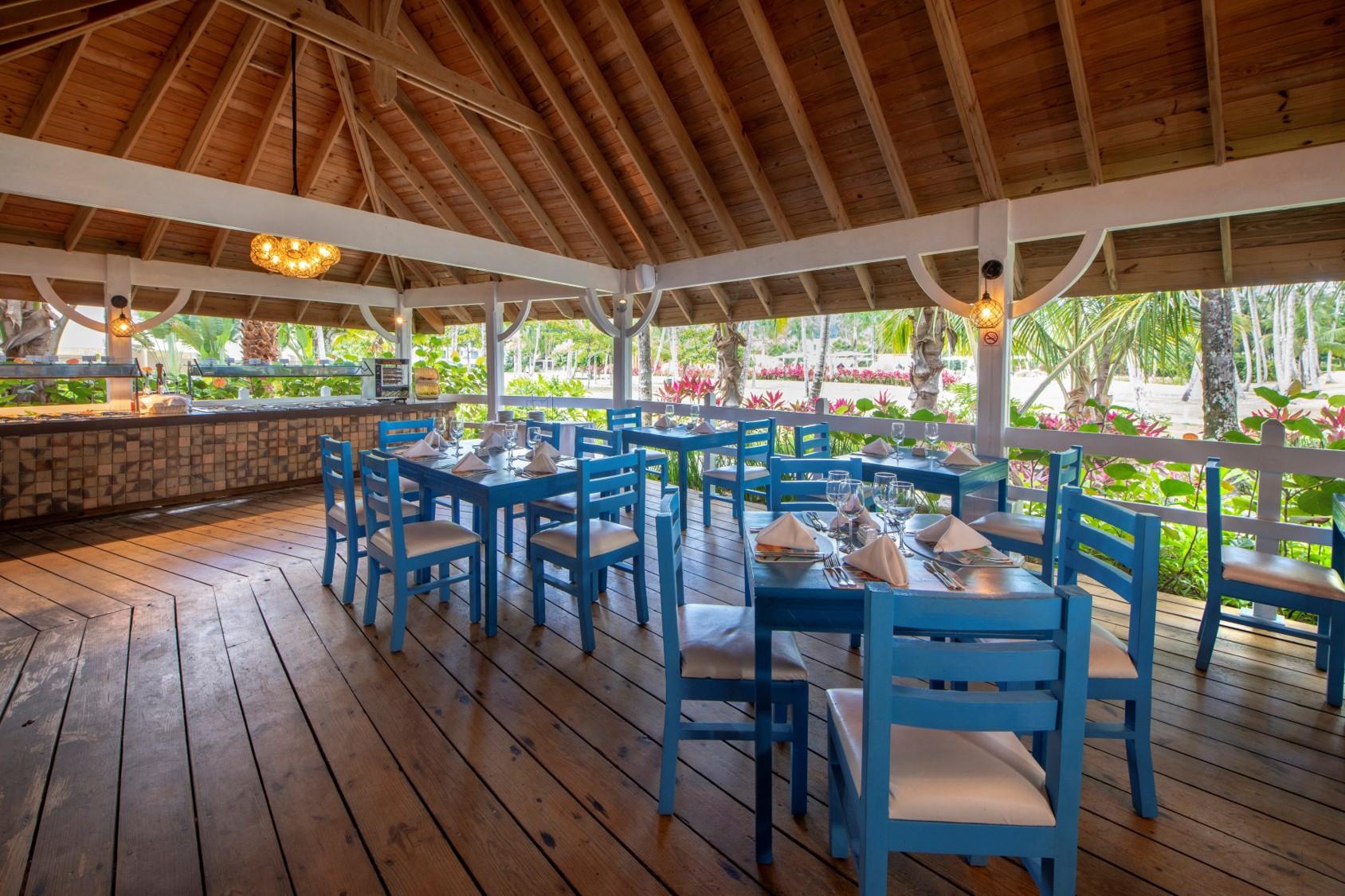 温德姆v萨马纳酒店 - 仅限成年人 - 全包 拉斯特拉纳斯 外观 照片 Restaurant at the resort