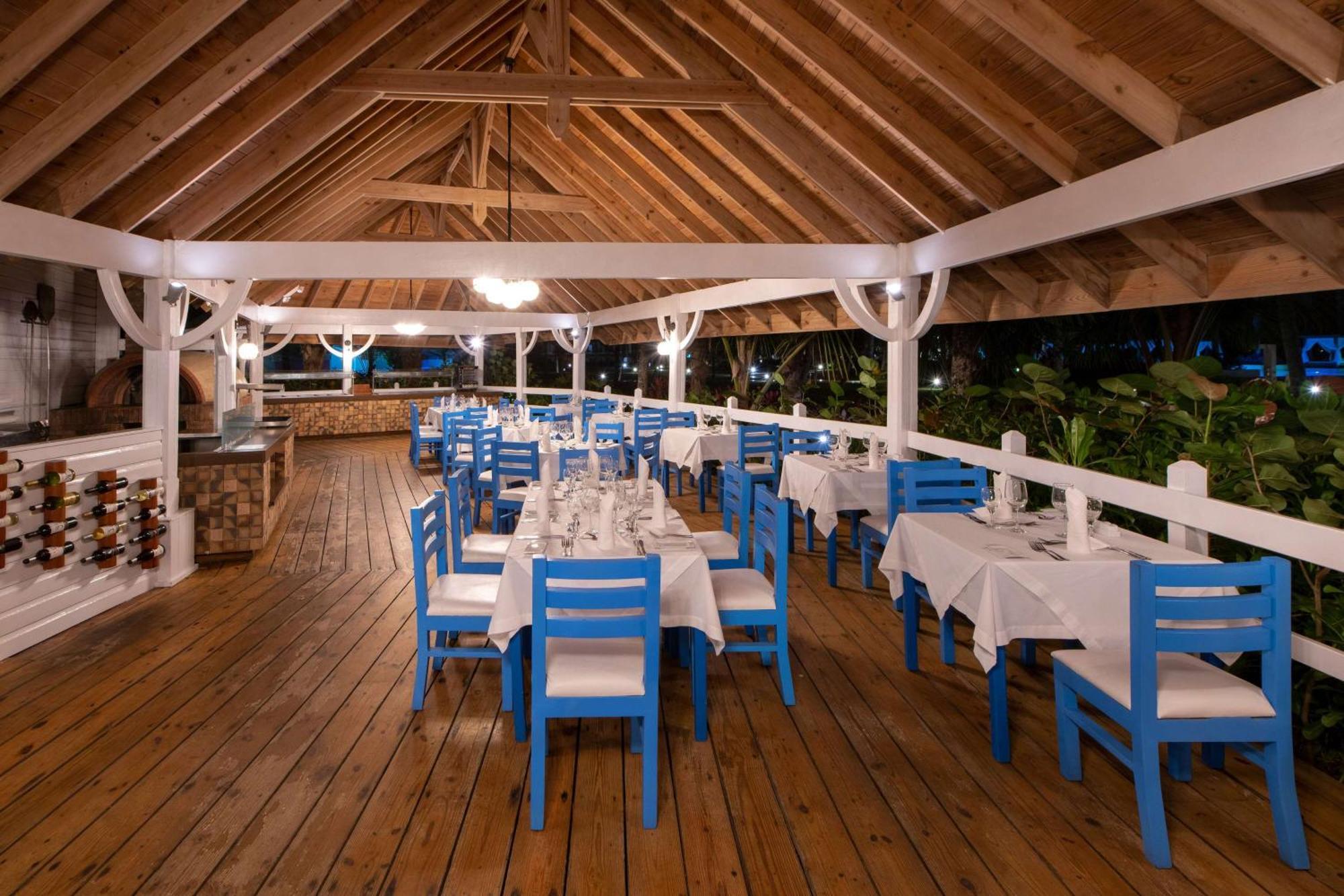 温德姆v萨马纳酒店 - 仅限成年人 - 全包 拉斯特拉纳斯 外观 照片 Restaurant at the Hotel