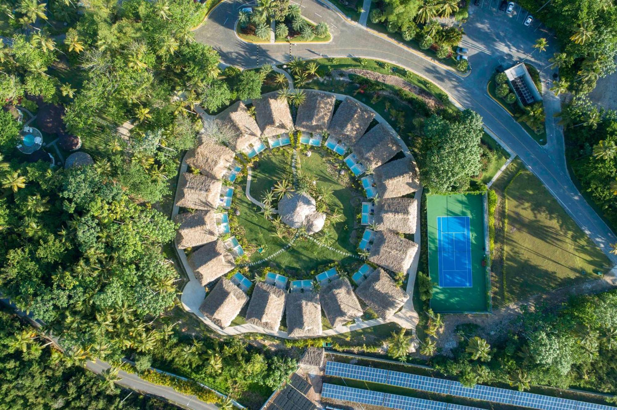 温德姆v萨马纳酒店 - 仅限成年人 - 全包 拉斯特拉纳斯 外观 照片 Aerial view of the resort